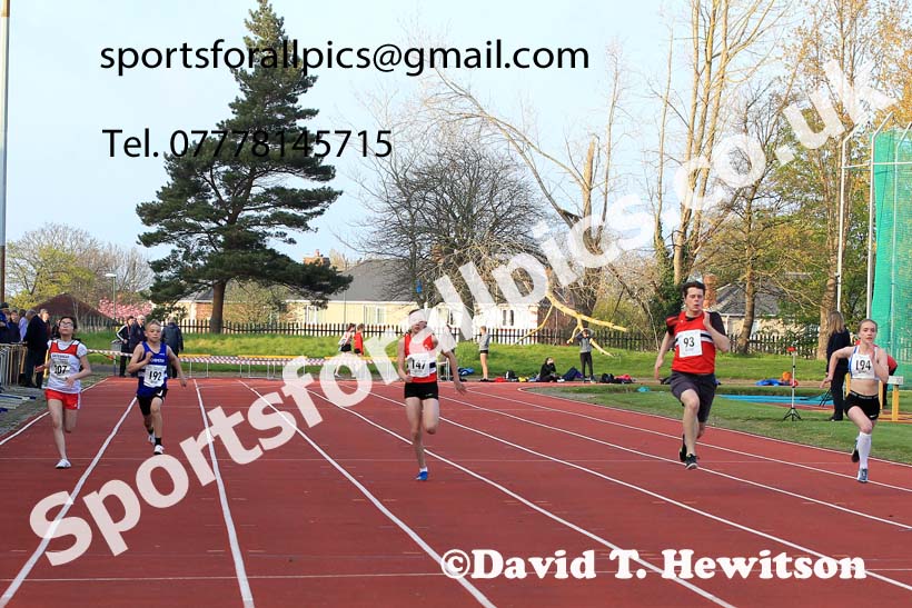 75 metres, 2022 NEGP No. 1,  Monkton Stadium, April 20th, on a very cold night. Photo: David T. Hewitson/Sports for All Pics